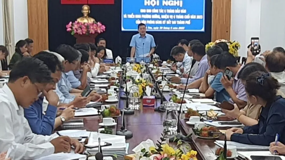 Giám đốc Sở TN-MT TPHCM Nguyễn Toàn Thắng phát biểu tại hội nghị