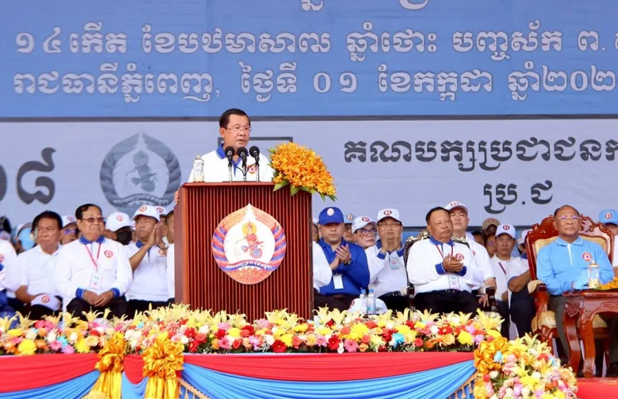 Chủ tịch Đảng CPP, Thủ tướng Hun Sen chủ trì lễ mít tinh. Ảnh: AKP