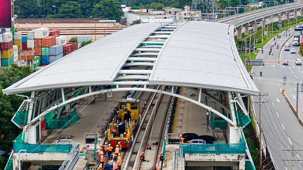 Thi công dự án tuyến Metro số 1 Bến Thành - Suối Tiên. Ảnh: HOÀNG HÙNG