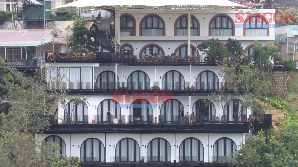 Tổ hợp công trình không phép sai phạm 3.400m2. Ảnh: ĐOÀN KIÊN
