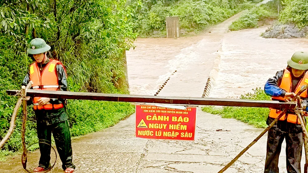 Ngầm tràn Y Leng và 8 ngầm tràn phía trong cô lập 10 bản với trung tâm xã Trọng Hóa (huyện Minh Hóa, tỉnh Quảng Bình). Ảnh: MINH PHONG