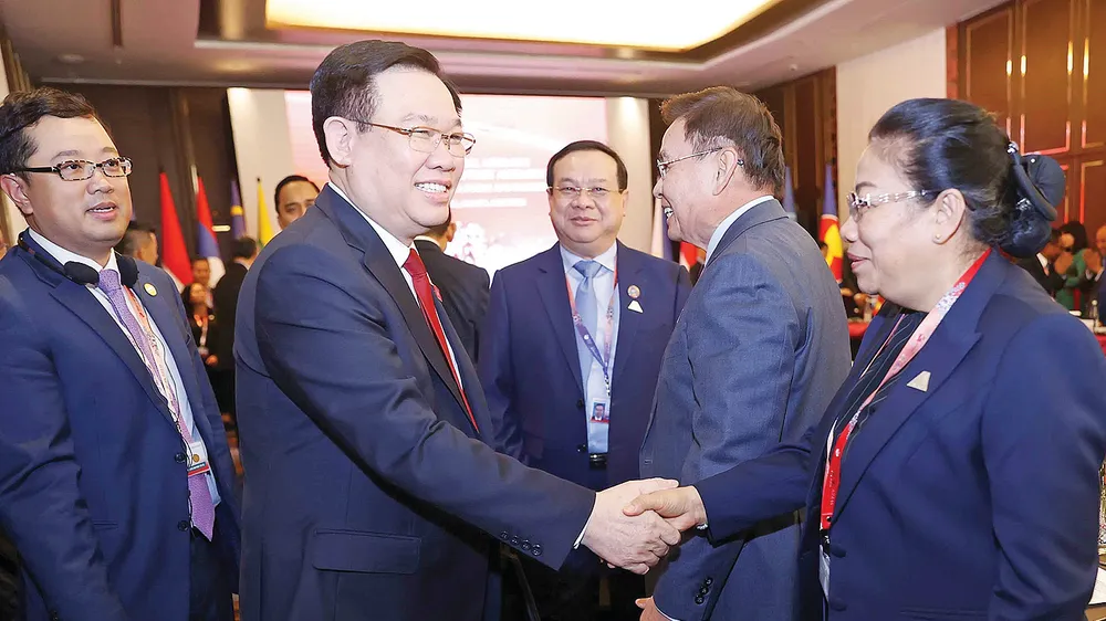 Chủ tịch Quốc hội Vương Đình Huệ và các nhà lãnh đạo Quốc hội/Nghị viện các nước dự phiên họp Ban Chấp hành AIPA. Ảnh: TTXVN