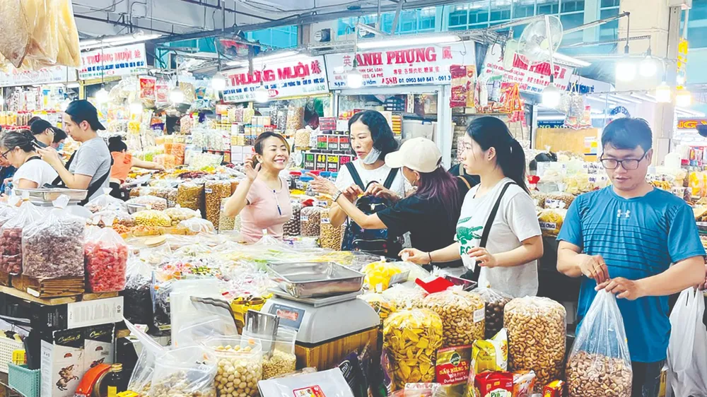 Sức mua hàng hóa: Trông chờ cú hích cuối năm