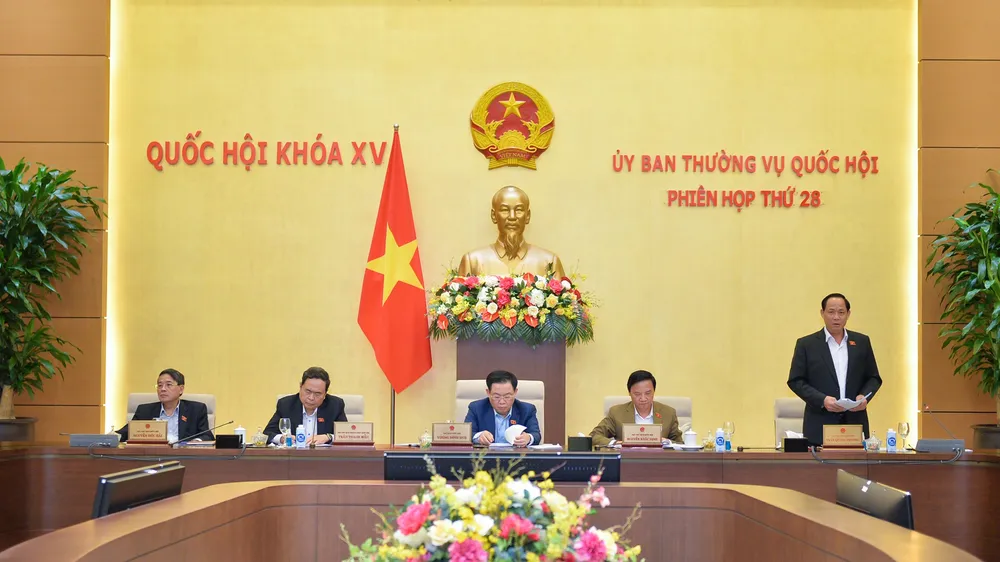 Phó Chủ tịch Quốc hội Trần Quang Phương điều hành phiên họp 
