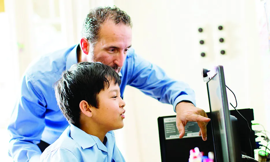 Trẻ em - đối tượng dễ bị tổn thương nhất trên Internet. Ảnh: raisingchildren.net.au