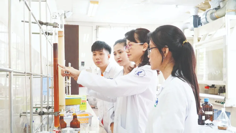 Diễn đàn góp ý xây dựng dự thảo Luật Nhà giáo: Chứng chỉ hay giấy phép hành nghề cho nhà giáo là cần thiết