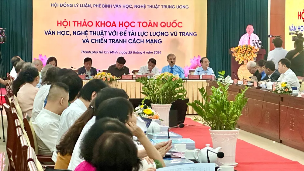 Nhìn lại văn học, nghệ thuật với đề tài lực lượng vũ trang và chiến tranh cách mạng 