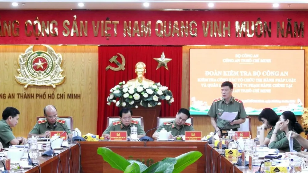 Thiếu tướng Trần Nguyên Quân, Phó Cục trưởng Cục Pháp chế và Cải cách hành chính, tư pháp, Bộ Công an - Trưởng đoàn kiểm tra phát biểu chỉ đạo
