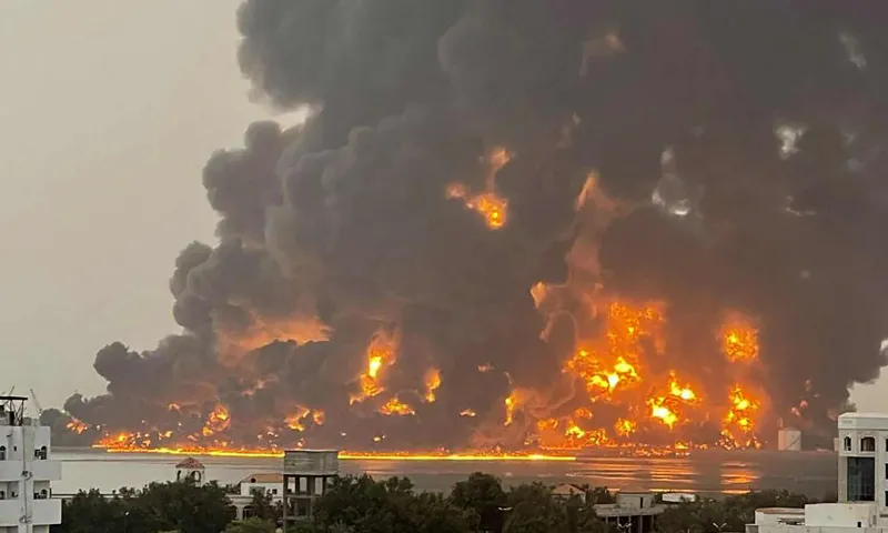 Houthi tấn công thành phố cảng của Israel bằng tên lửa đạn đạo