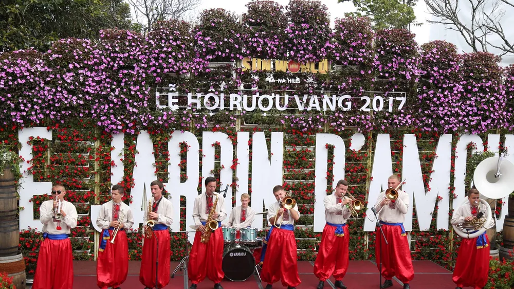 Ngất ngây trong không gian sôi động của Lễ hội rượu vang Sun World Ba Na Hills