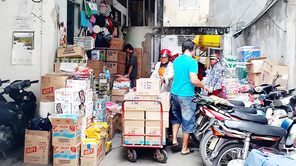 Người dân ở hẻm 24 Học Lạc mong muốn lối đi thông thoáng hơn 