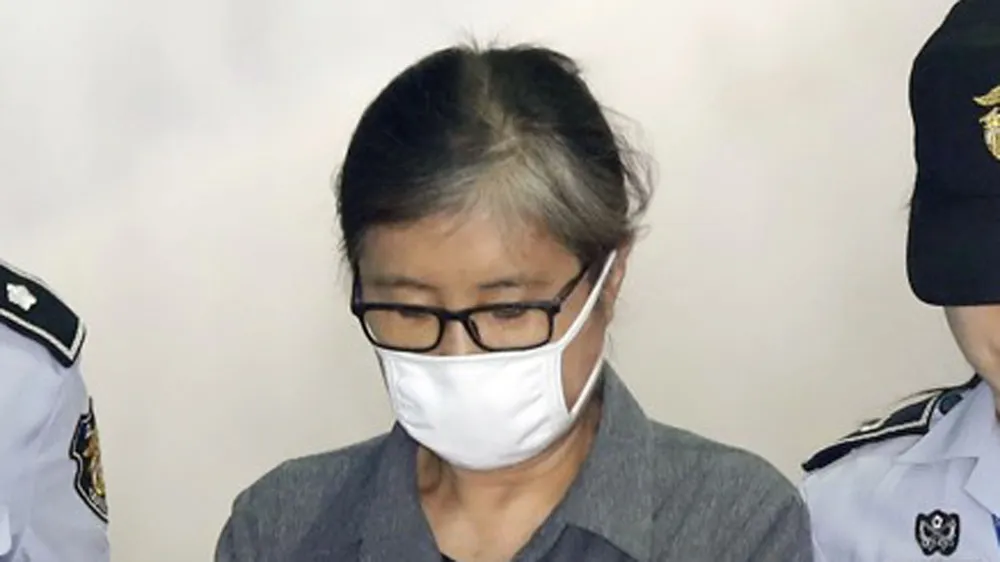 Bà Choi Soon-sil lãnh án đầu tiên 3 năm tù 
