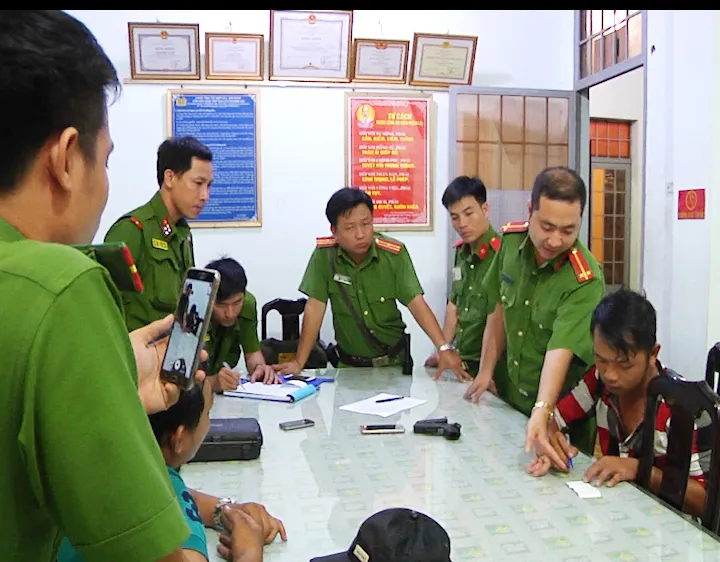 Bắt một bảo vệ ngân hàng dùng súng để giải quyết mâu thuẫn