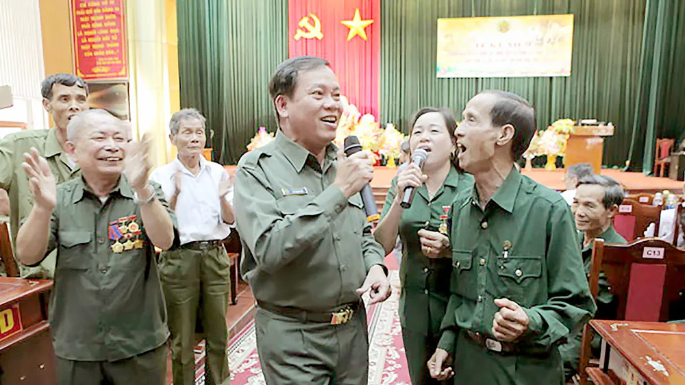 ​ Hãy chia sẻ và thấu hiểu