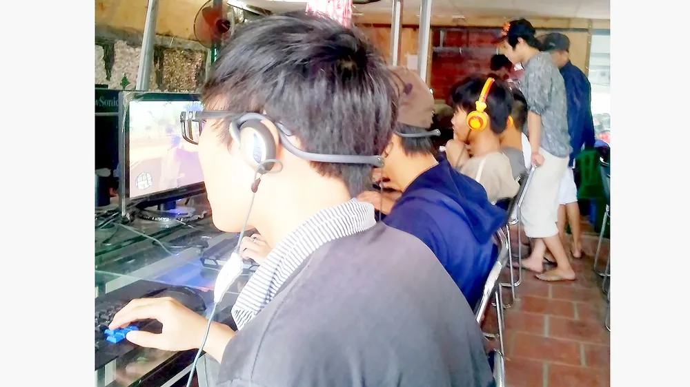 Lối sống thiếu lành mạnh bủa vây người trẻ