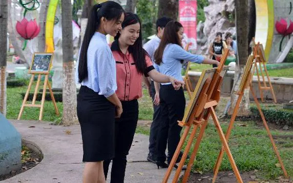 Chương trình nghệ thuật “Hành khúc tuổi trẻ miền Đông”