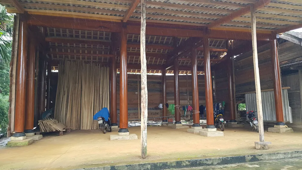 Nhà gỗ bất hợp pháp về xuôi