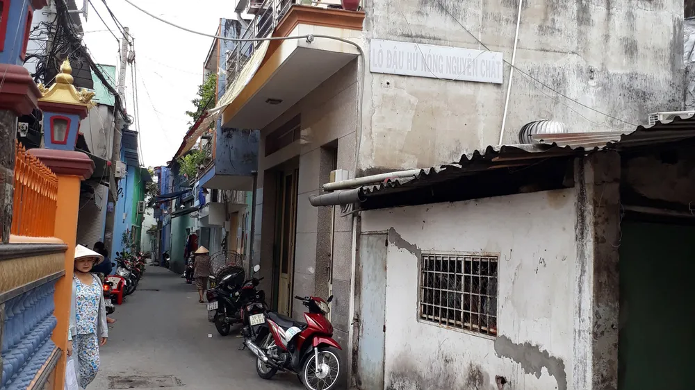 Dãy nhà lấn hẻm