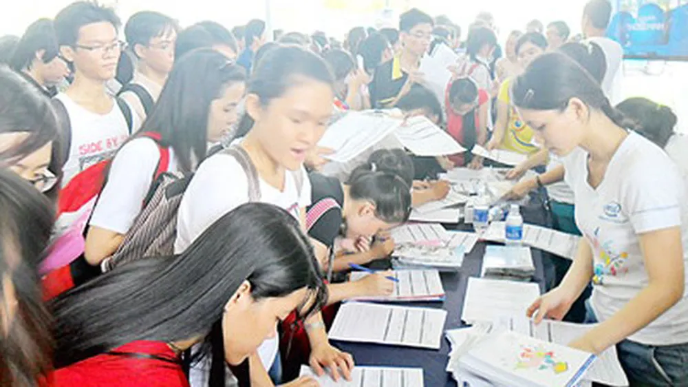 Nhiều việc làm thời vụ chờ sinh viên nghỉ hè