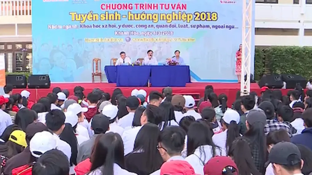 Tư vấn tuyển sinh và hướng nghiệp cho học sinh THPT năm học 2018-2019