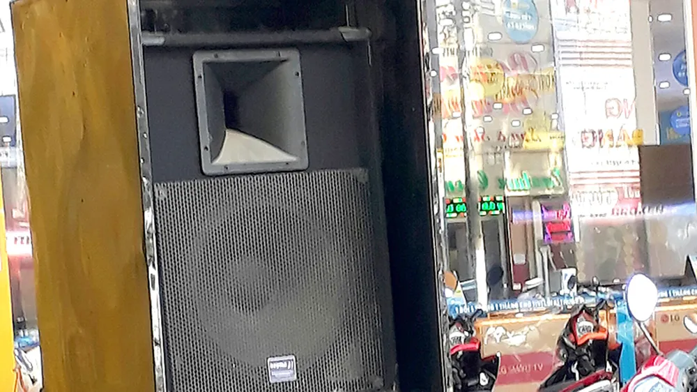 Giải quyết nạn ô nhiễm tiếng ồn