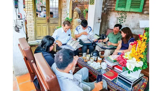 Phóng viên ĐTTC tham gia buổi offline của nhóm sưu tập tiền Biên Hòa 2