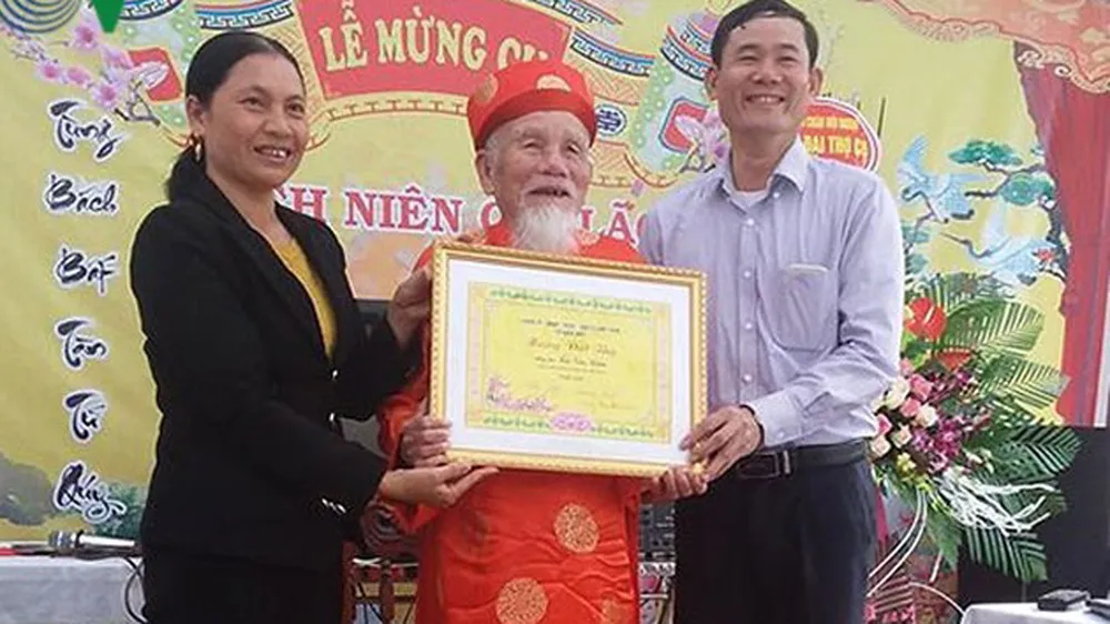 Lễ mừng thọ - Nét đẹp đạo hiếu những ngày đầu xuân