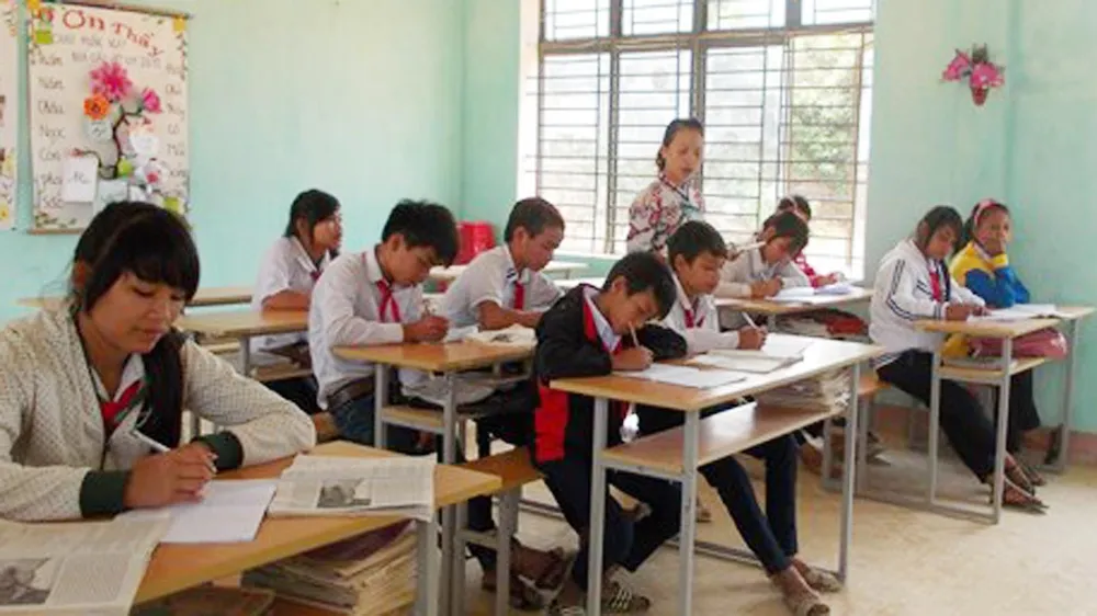 Khẩn trương chi tiền lương cho giáo viên hợp đồng tại Quảng Ngãi