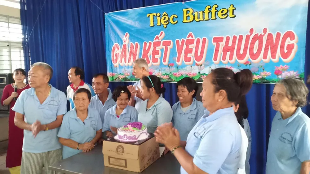 Tiệc miễn phí dành cho người tàn tật