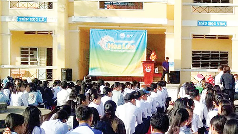 Chương trình "học bổng hoa lúa" kỳ 124