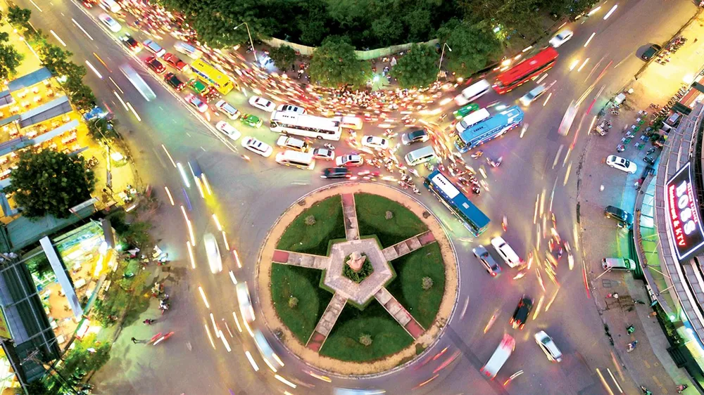 Muôn sắc bùng binh
