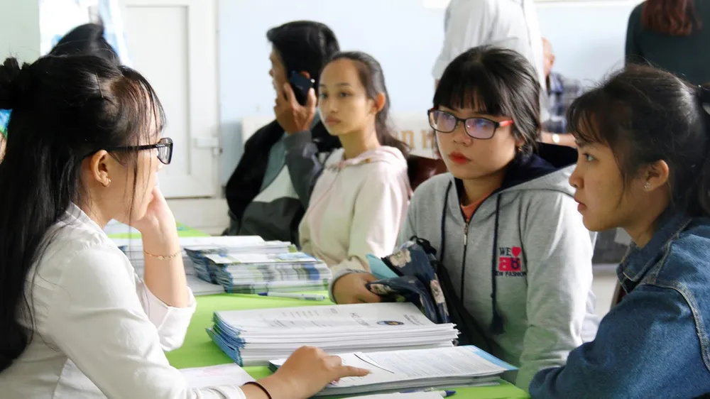 Nhiều trường công bố điểm chuẩn