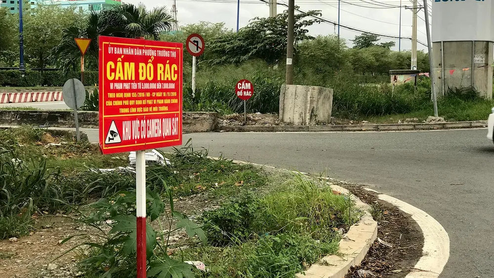 Bổ sung lực lượng xử phạt người xả rác bậy