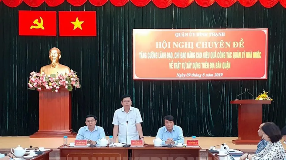 Công chức thiếu đeo bám địa bàn