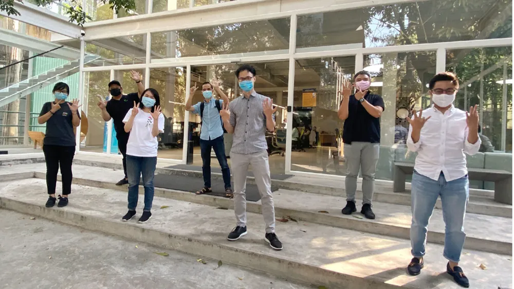 Khởi nghiệp và những bệ phóng