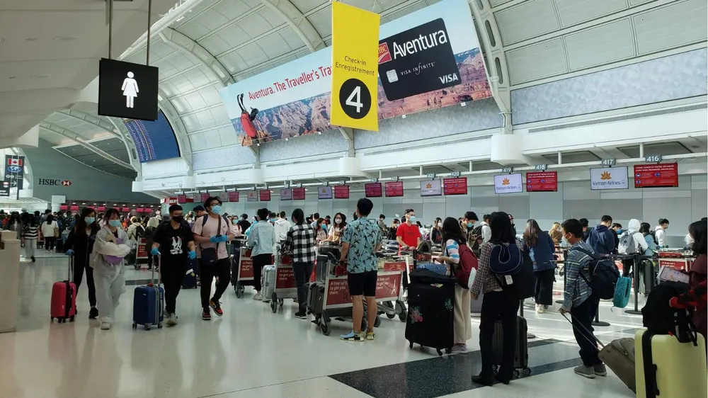 Đưa 343 công dân Việt Nam từ Canada về nước