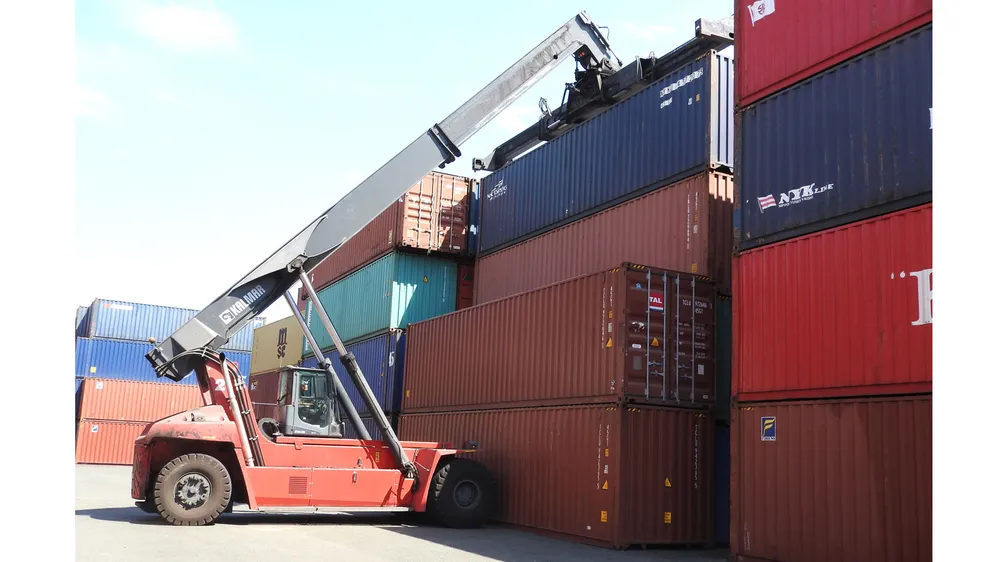Gỡ khó cho ngành Logistics Bình Dương
