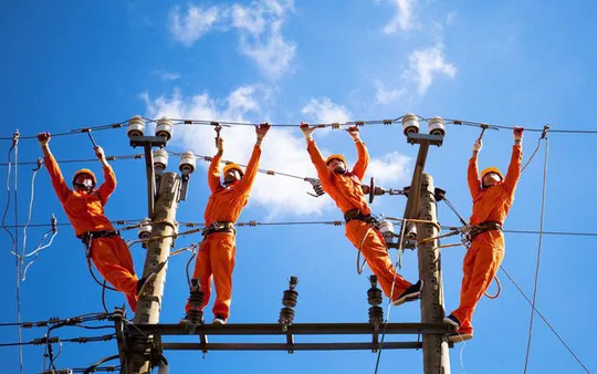 Sớm bàn giao mặt bằng dự án lưới điện trọng điểm