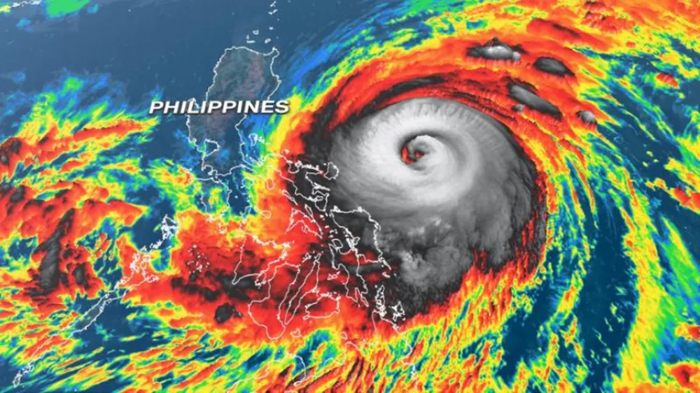 Philippines cảnh báo bão Surigae mạnh lên thành siêu bão