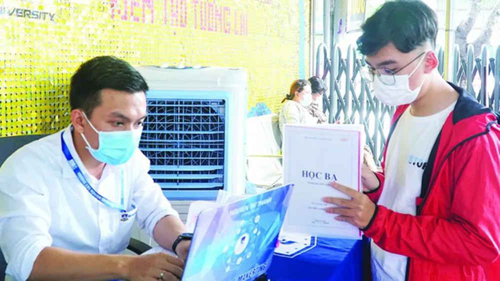 Nhiều trường thay đổi hình thức nhận hồ sơ đăng ký xét tuyển
