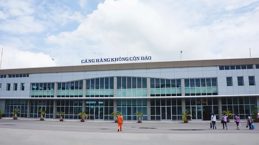 Đề nghị tạm dừng bay đến Côn Đảo