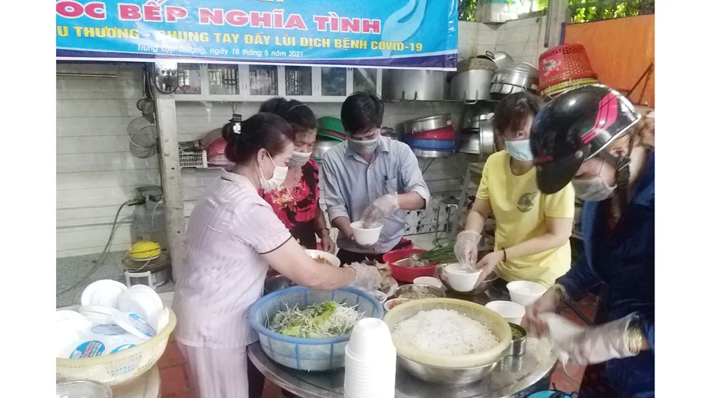 Góc bếp nghĩa tình 