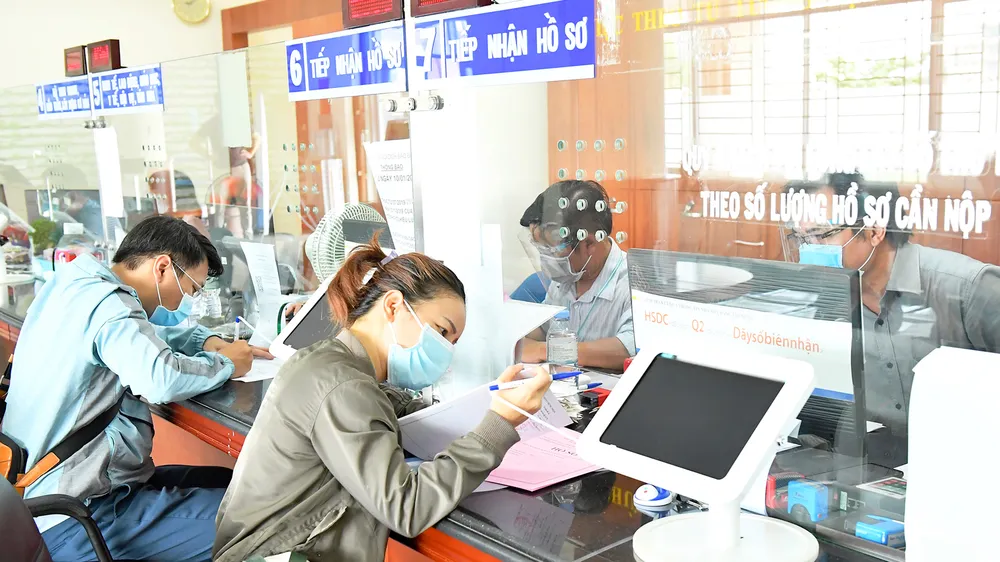 Nghiêm túc xin lỗi người dân khi để trễ hẹn hồ sơ
