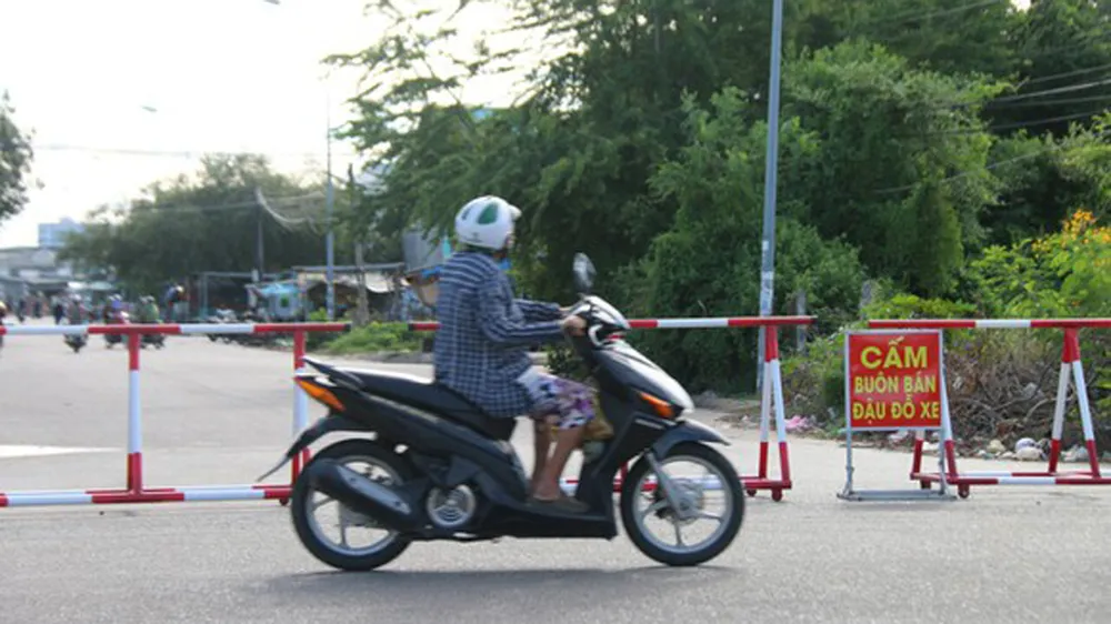 Nhiều tỉnh nới lỏng giãn cách xã hội