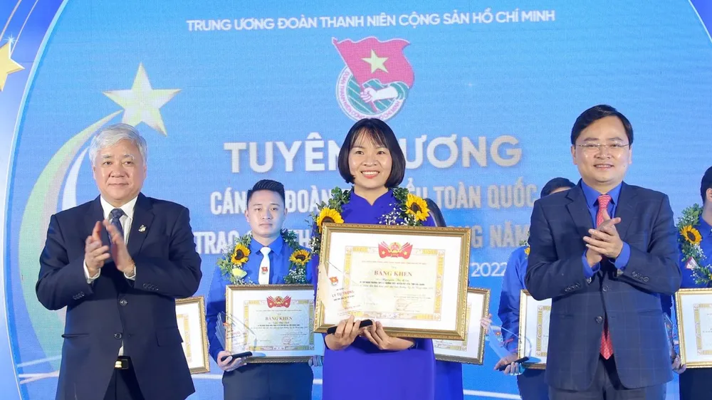 94 cán bộ đoàn nhận Giải thưởng Lý Tự Trọng năm 2022