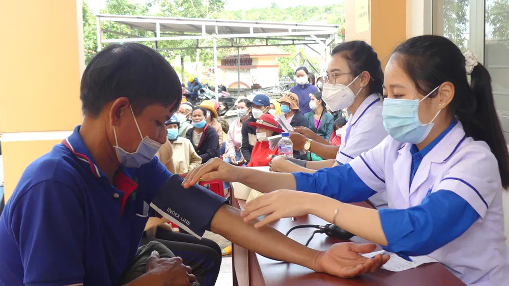 Mang hơi ấm đến vùng biên
