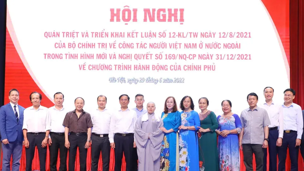 Bộ trưởng Bộ Ngoại giao Bùi Thanh Sơn cùng các đại biểu dự hội nghị. Ảnh: VIẾT CHUNG