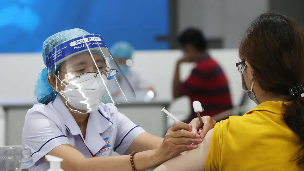 Đề xuất cán bộ y tế dự phòng và y tế cơ sở được hưởng phụ cấp 100%