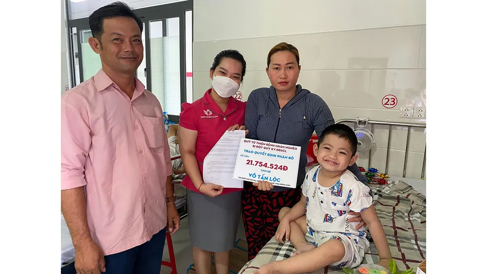 Quỹ Từ thiện S.I.S Cần Thơ giúp đỡ bé Võ Tấn Lộc