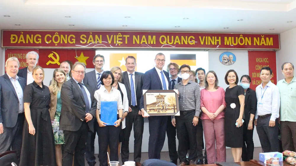 Thúc đẩy hợp tác thương mại hóa kết quả nghiên cứu khoa học
